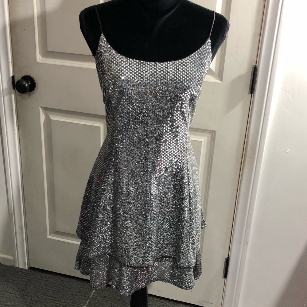 Sans Souci Silver Sequin Dress. Size Large